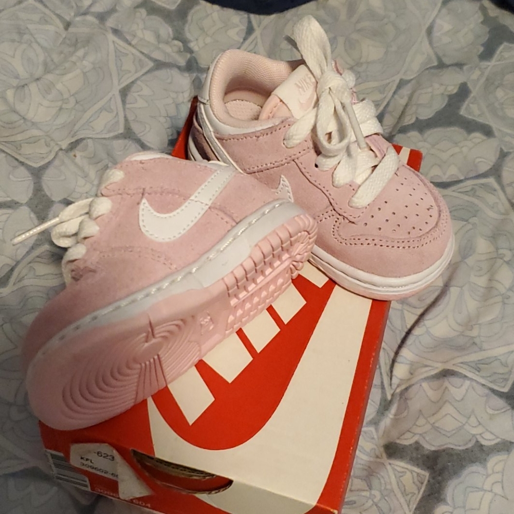 Little Nike dunks